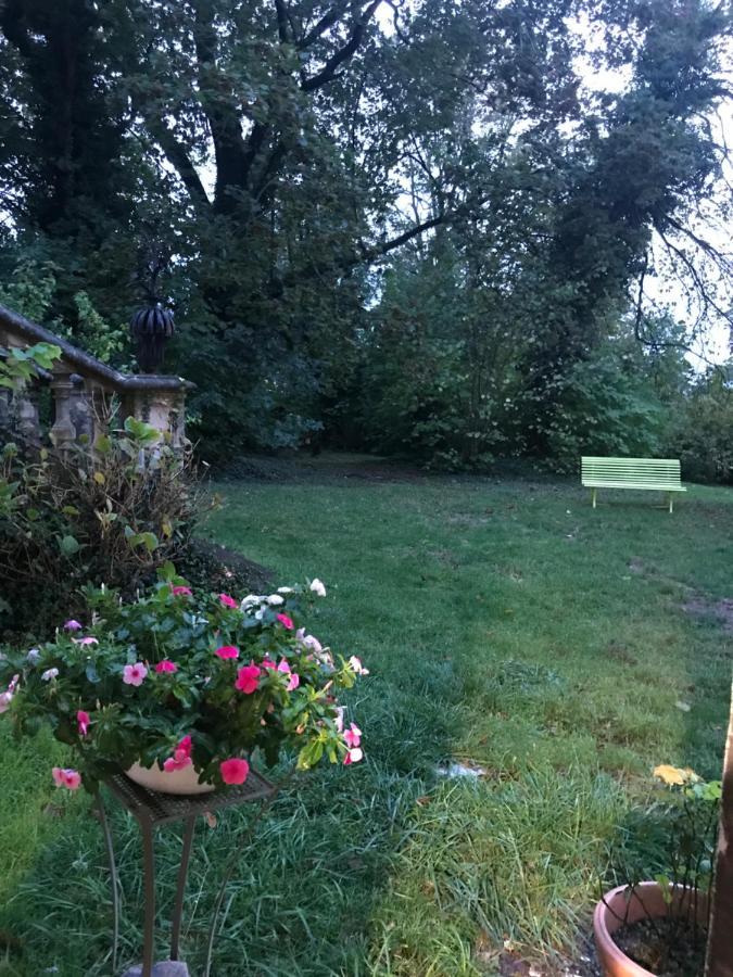 Apartamento Sur La Colline Lyon Exterior foto